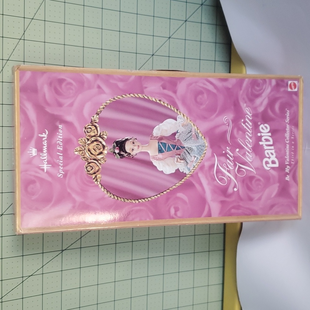 Vintage New 1997 Mattel Hallmark Fair Valentine Barbie Special Edition NRFB